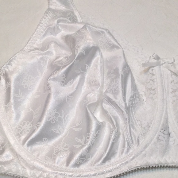 Playtex love my Curves Underwire Lift Bra - Picture 3 of 5